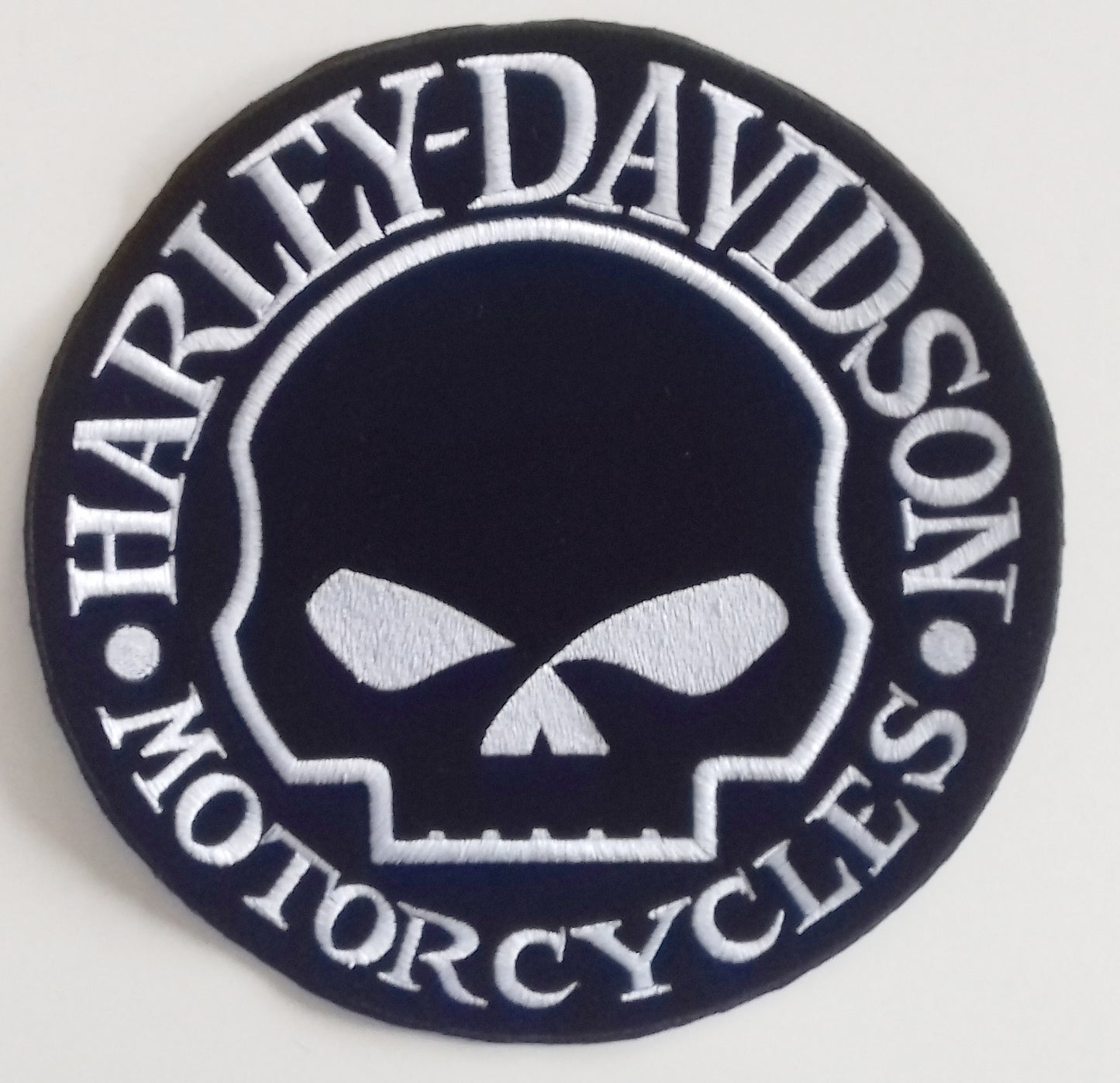Grande Toppa patch SKULL Bianco, contorno e scritte colore bianco HD
