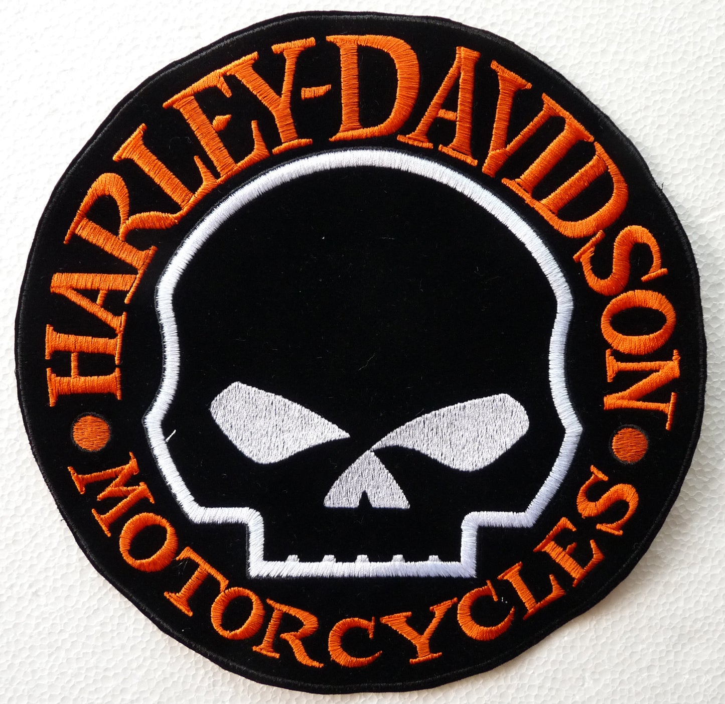 Grand ecusson patch SKULL HD écriture orange bordes blanche